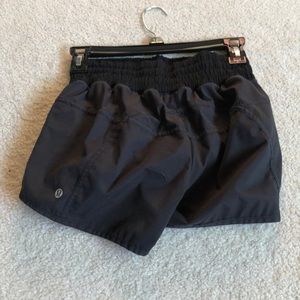 lululemon tracker shorts !!